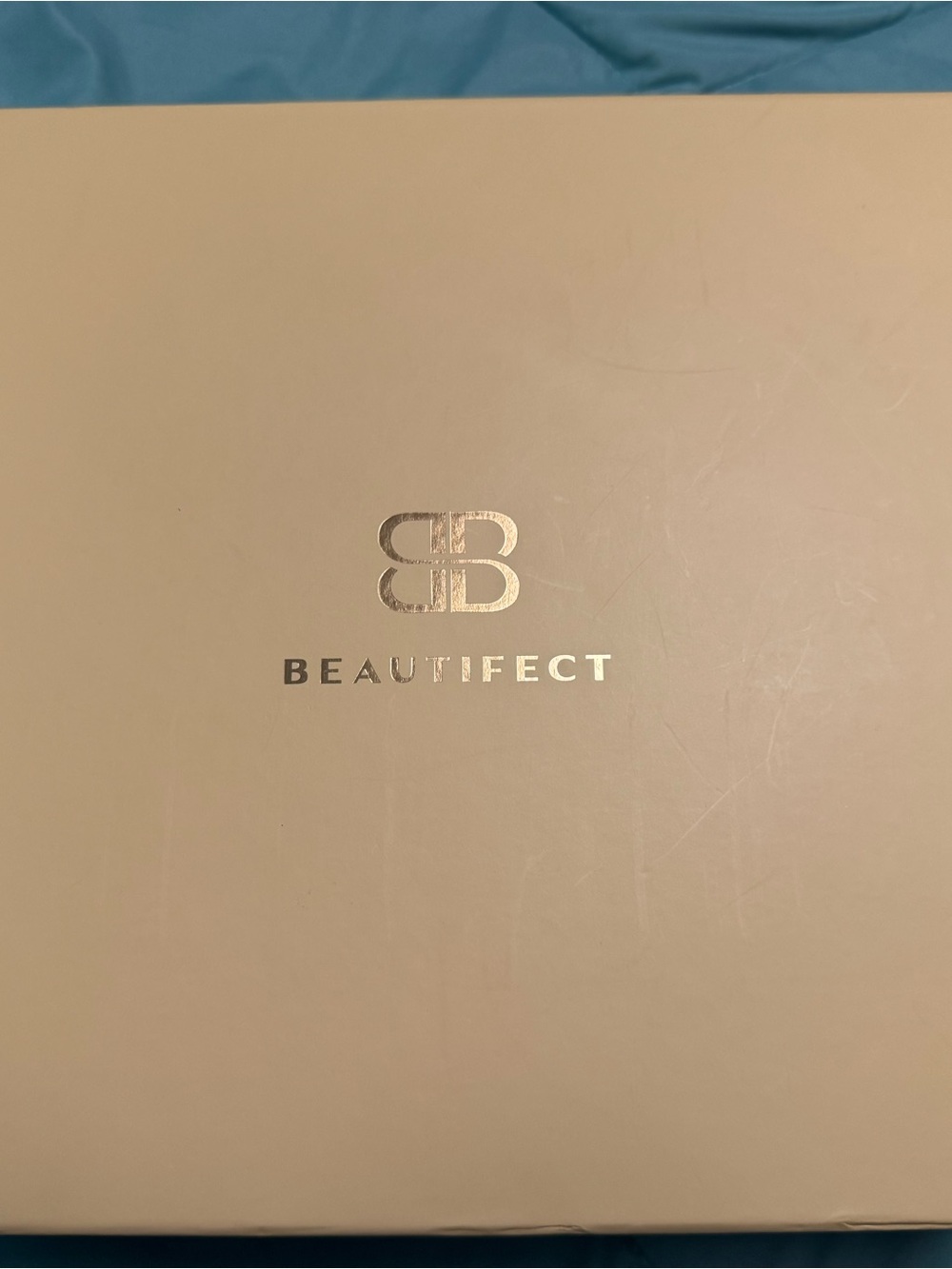 Beautifect Makeup/Brush Set Box - Cream Exterior with Gold Logo